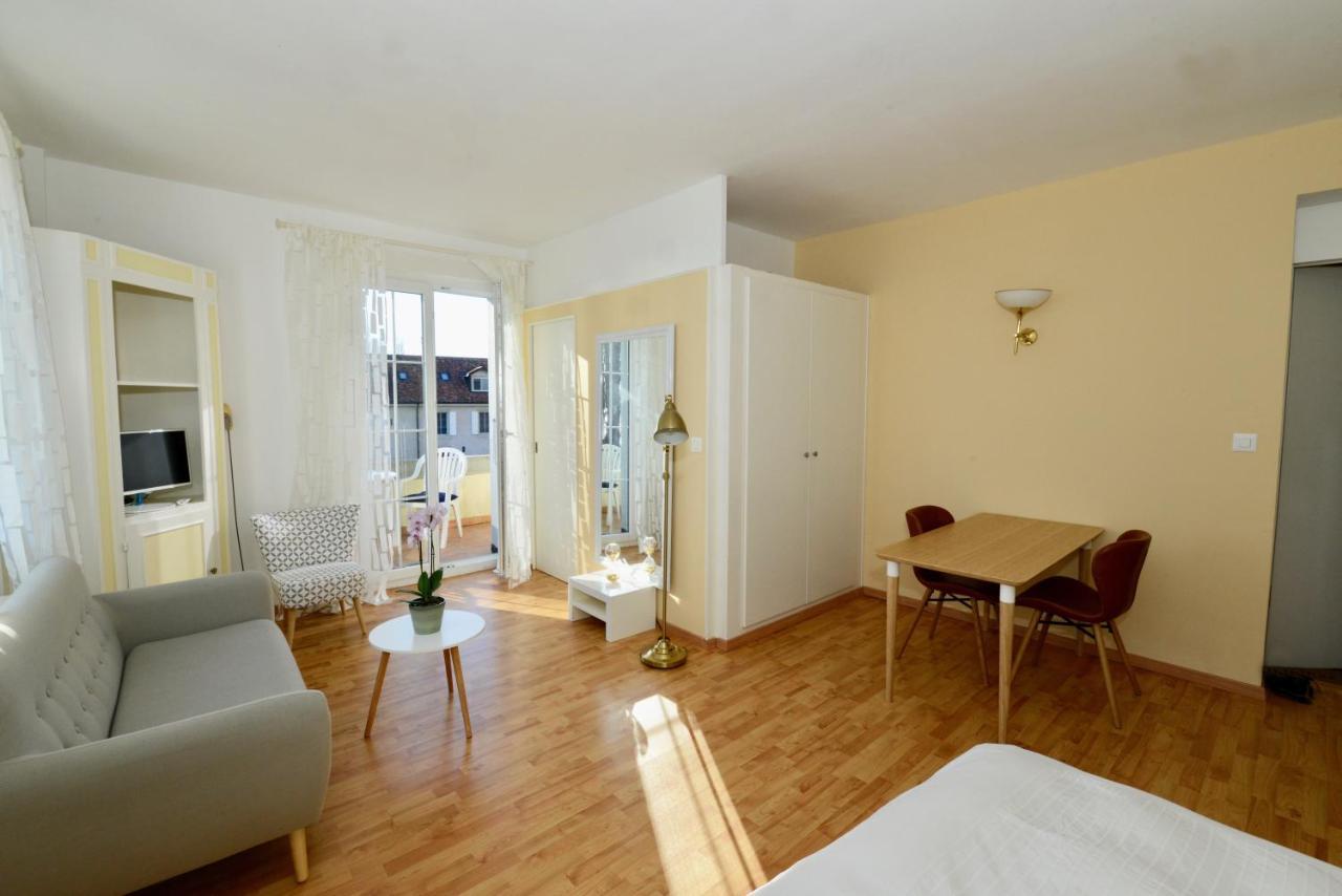 Le Debarcadere Apartment Saint Sulpice  Exterior photo